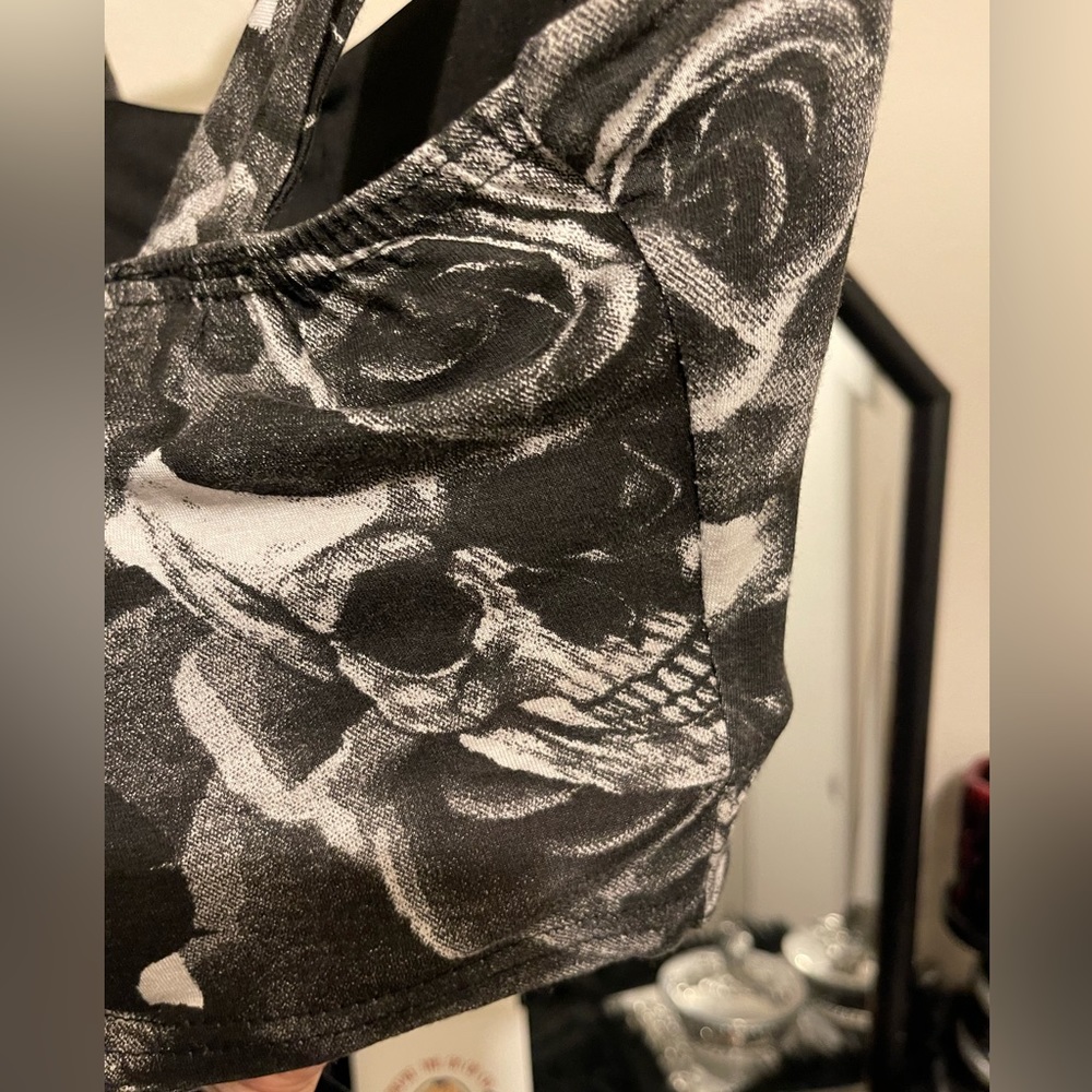 Women’s Skull & Roses Crop Top - Picture 5 of 7